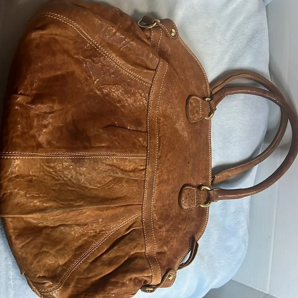 Destressed Leather Innue Bag